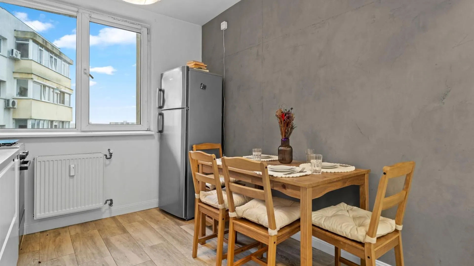 New Luxurious Central Apartment With Park View Bukarest