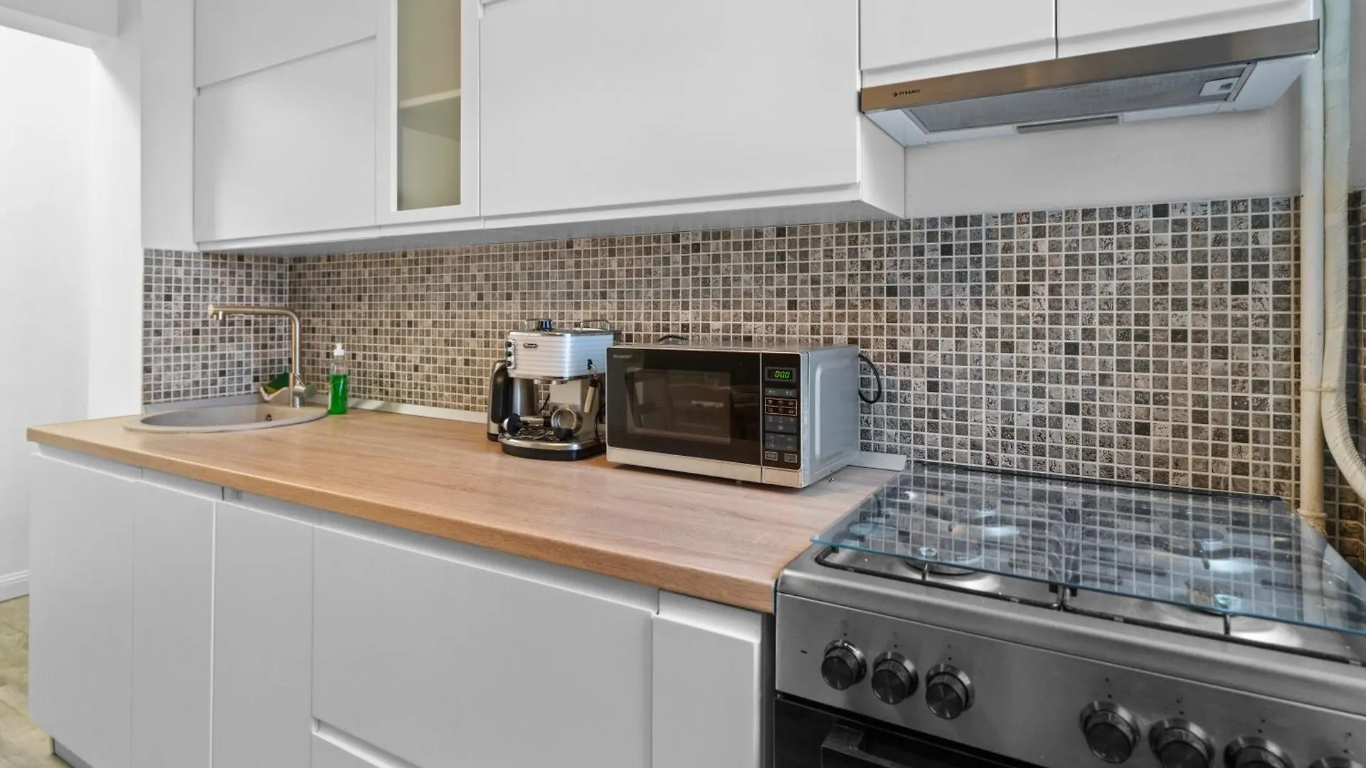 New Luxurious Central Apartment With Park View Bukarest