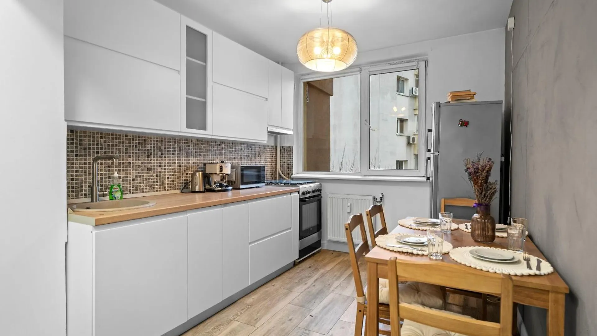 New Luxurious Central Apartment With Park View Bucharest